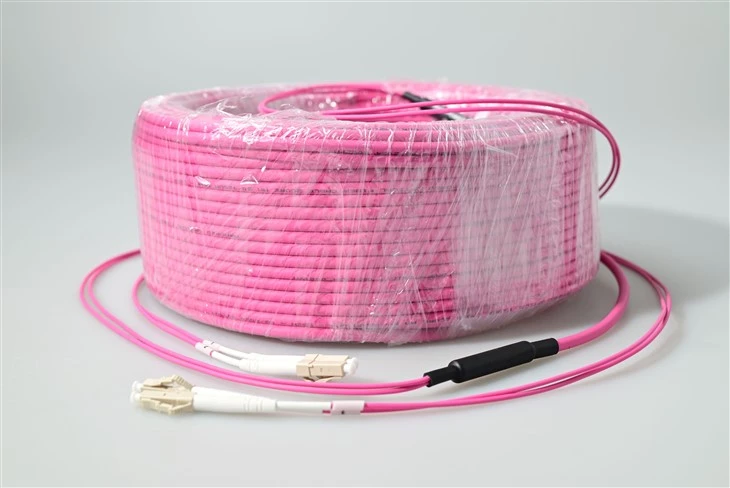 LC na LC OM4 višemodni dvostruki spojni kabel – 1,25 mm SFF ferula, IEC 61754-20, za SFP+ kablove visoke gustoće