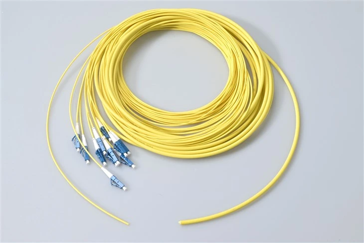 SC/UPC 12-žilni kabel od optičkih vlakana, 9/125 SM 0,9 mm PVC/LSZH